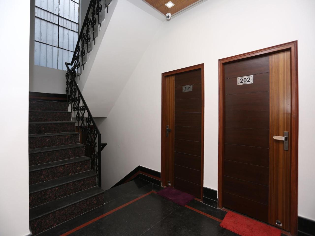 Oyo 10448 Green View Home Stay Dehradun Exteriör bild