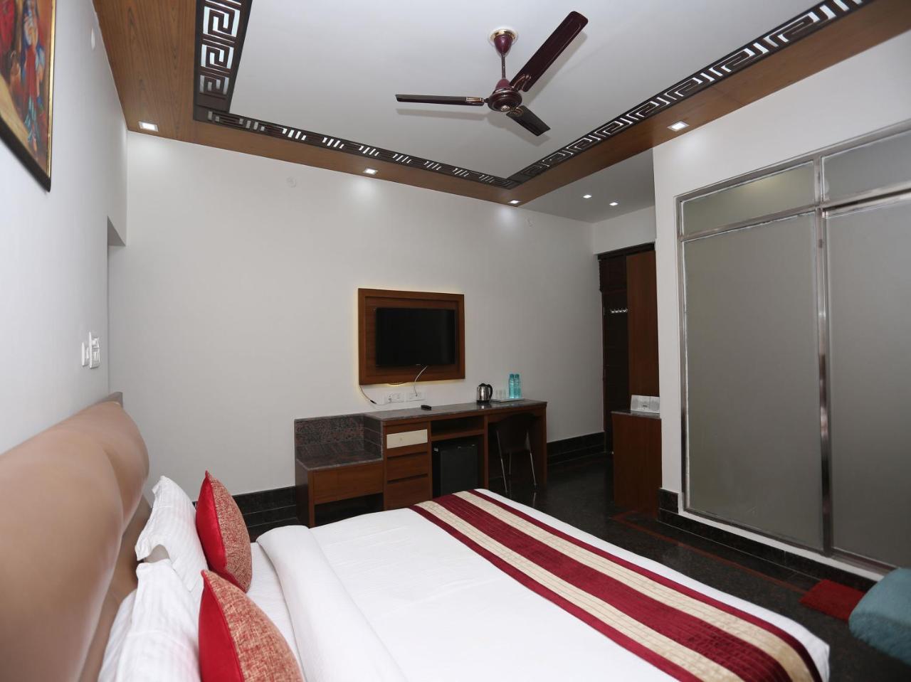 Oyo 10448 Green View Home Stay Dehradun Exteriör bild