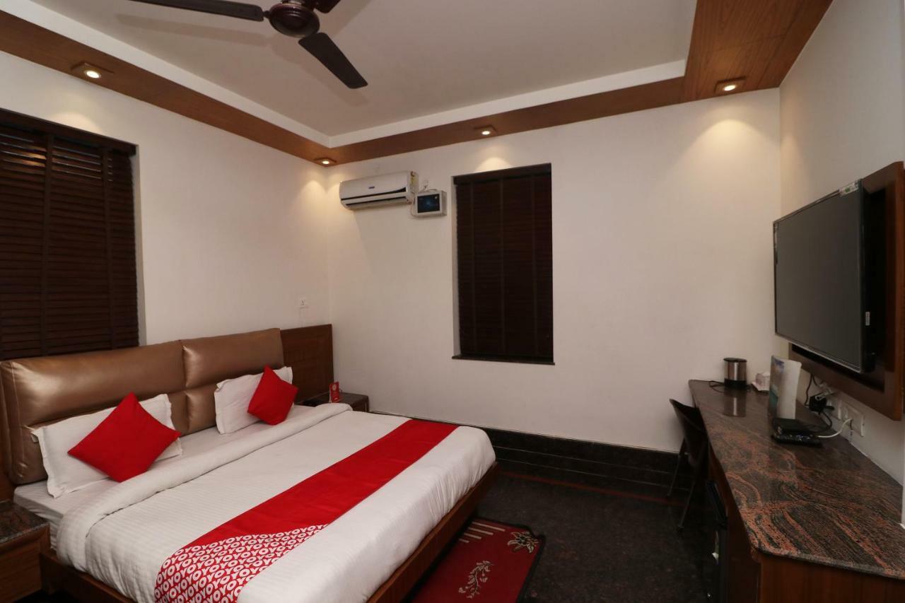 Oyo 10448 Green View Home Stay Dehradun Exteriör bild