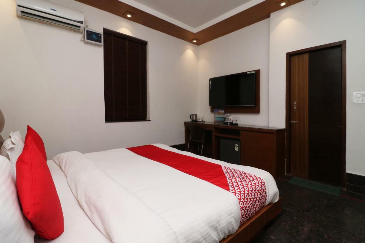 Oyo 10448 Green View Home Stay Dehradun Exteriör bild